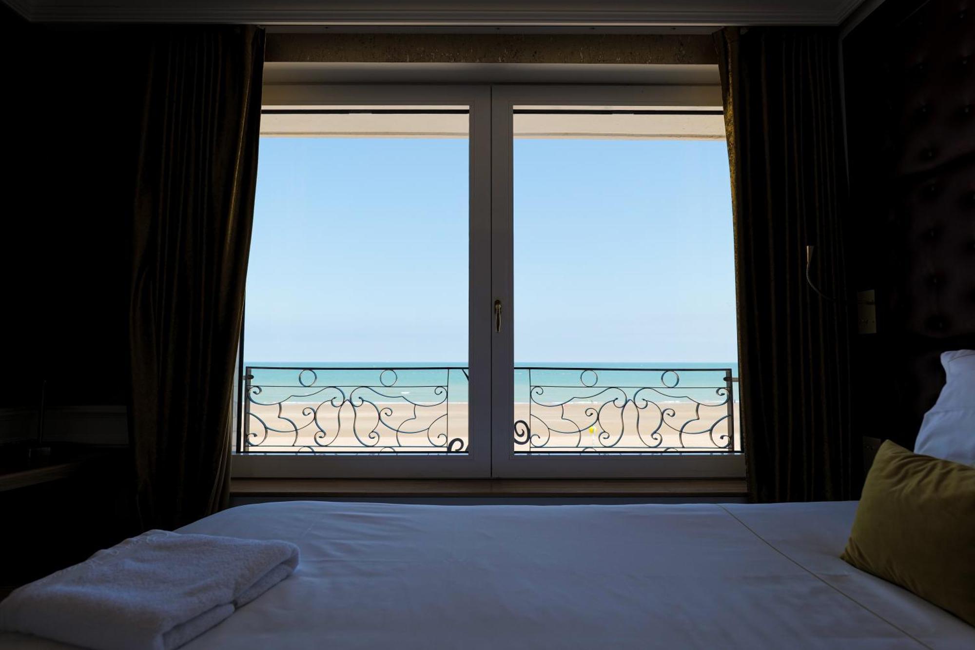 Hotel Merveilleux Cote Mer Dunkirk Екстериор снимка