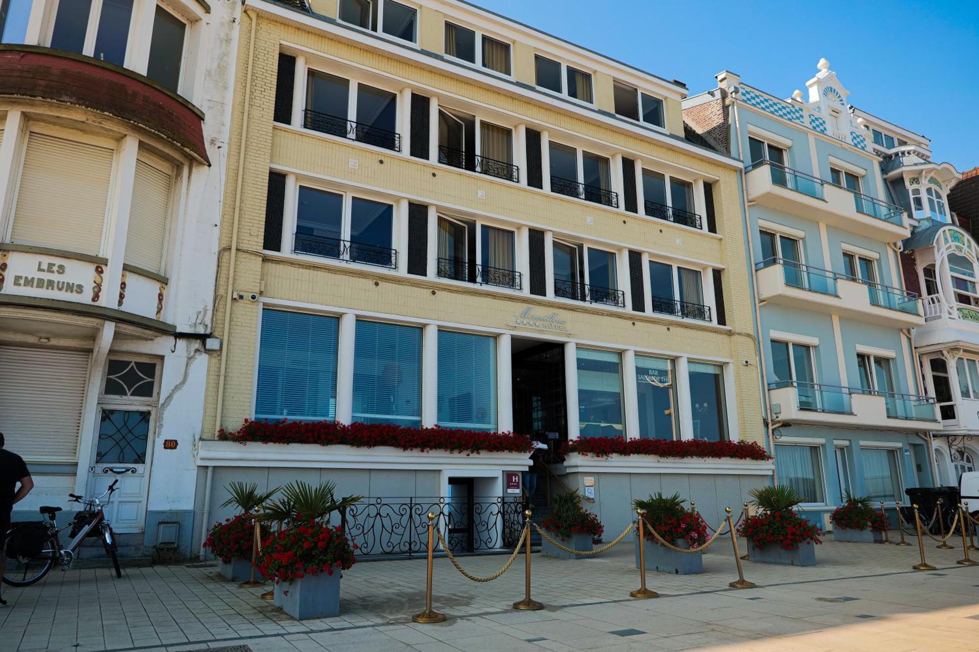 Hotel Merveilleux Cote Mer Dunkirk Екстериор снимка
