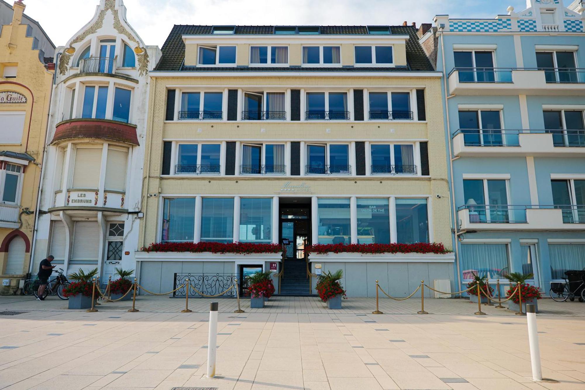 Hotel Merveilleux Cote Mer Dunkirk Екстериор снимка