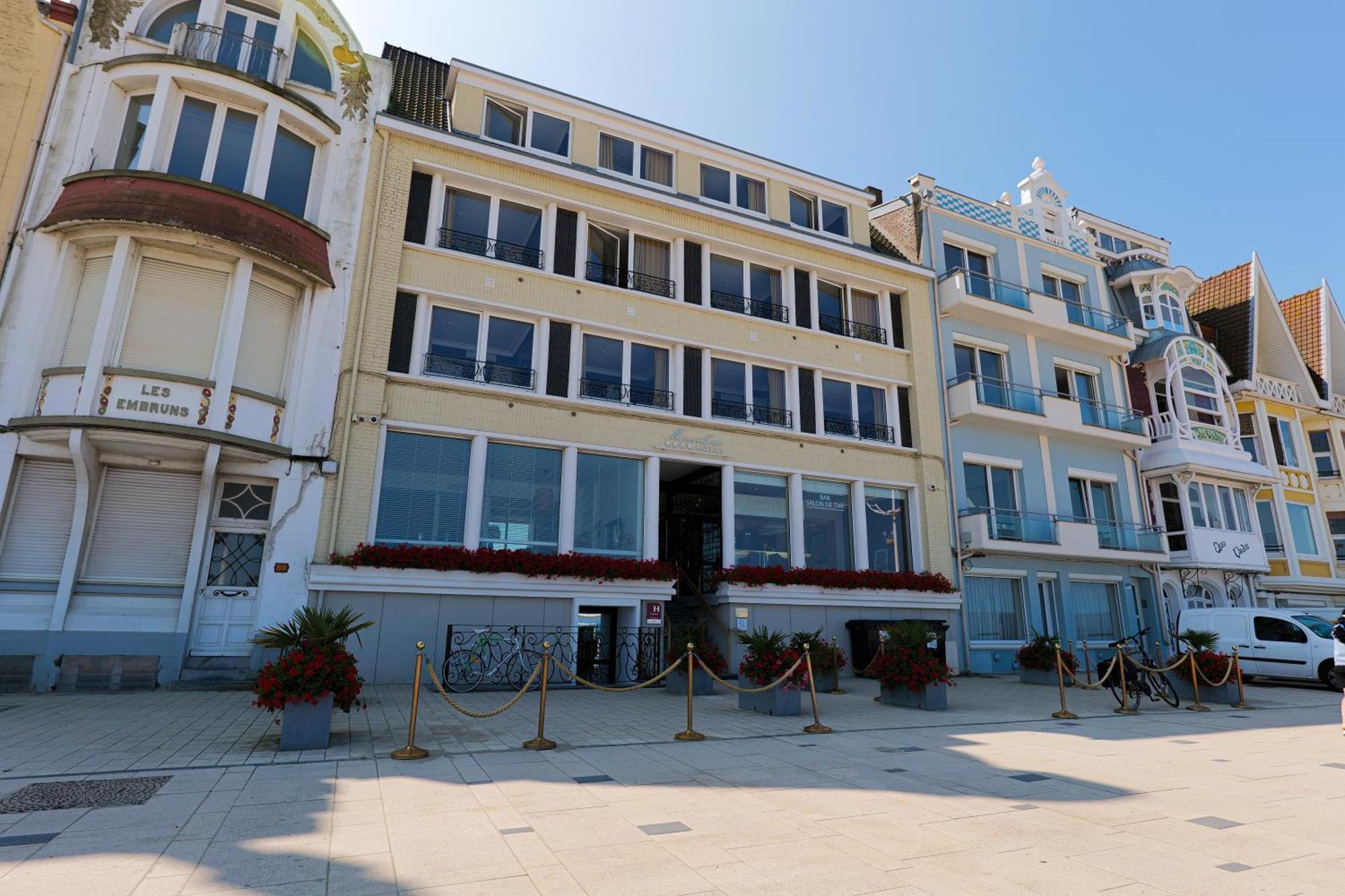 Hotel Merveilleux Cote Mer Dunkirk Екстериор снимка