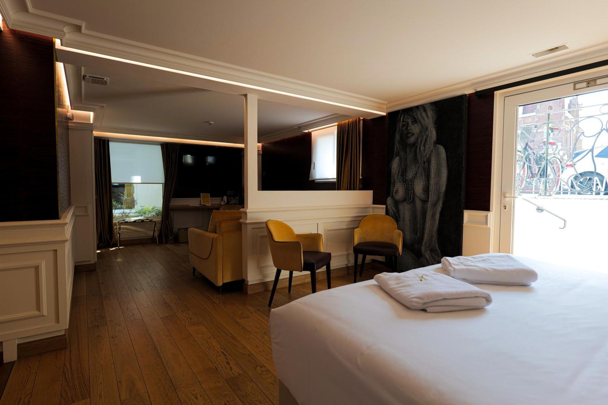 Hotel Merveilleux Cote Mer Dunkirk Екстериор снимка